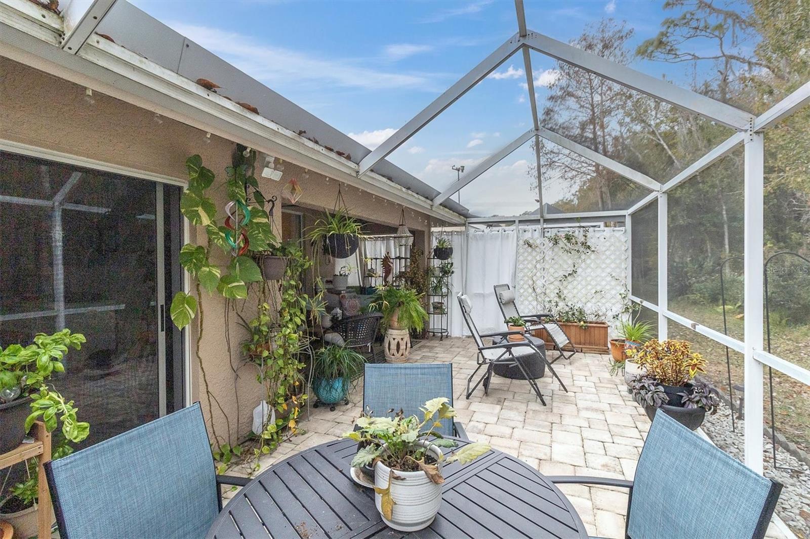 SALEM SQUARE - Residential