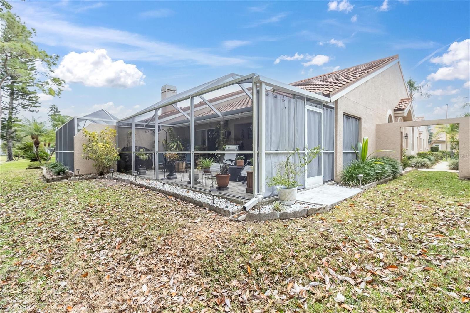 SALEM SQUARE - Residential