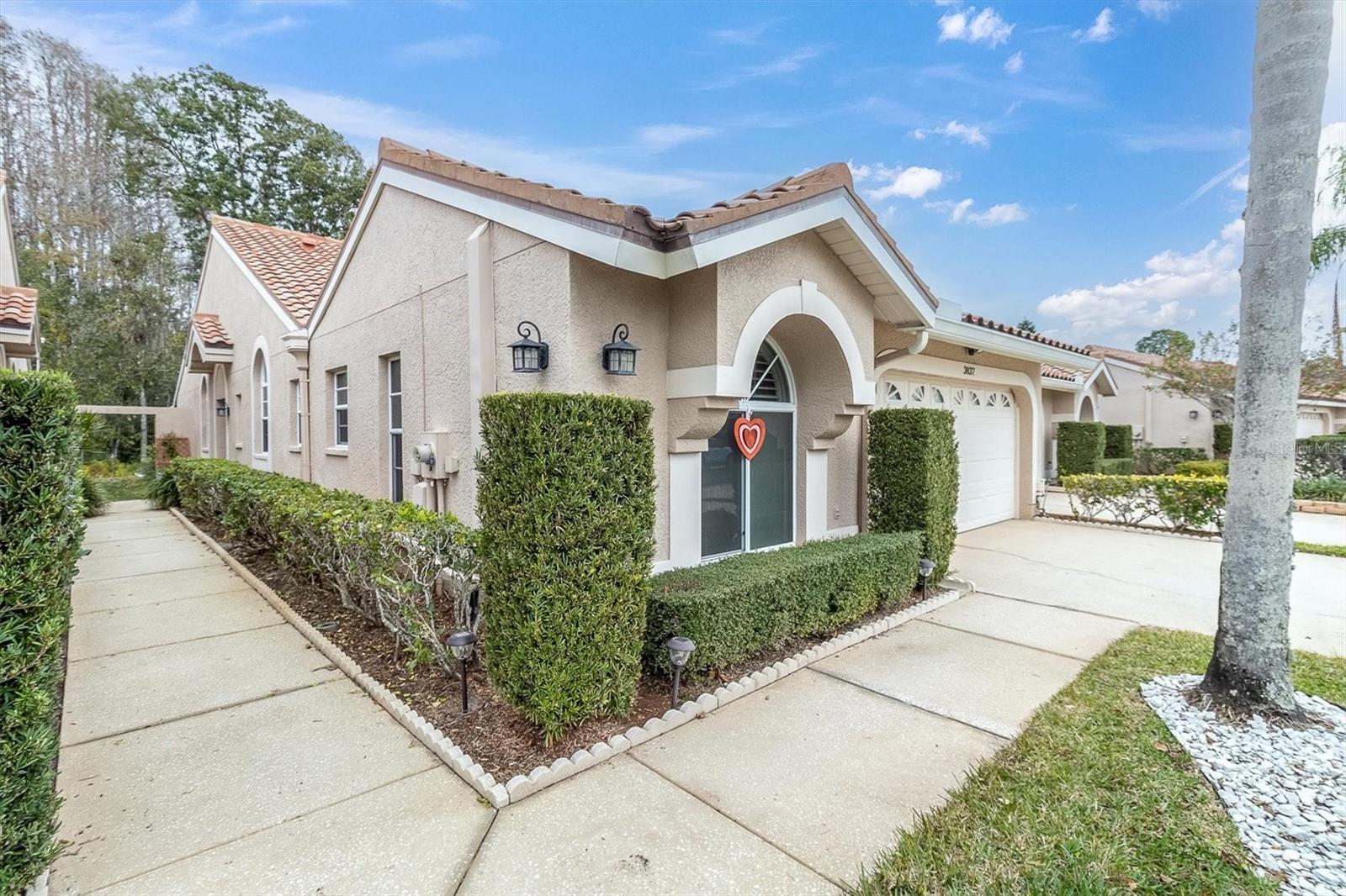 SALEM SQUARE - Residential