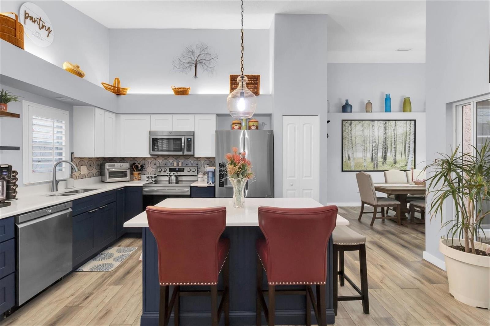 SALEM SQUARE - Residential