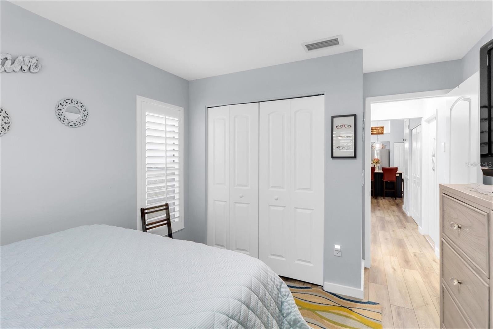 SALEM SQUARE - Residential