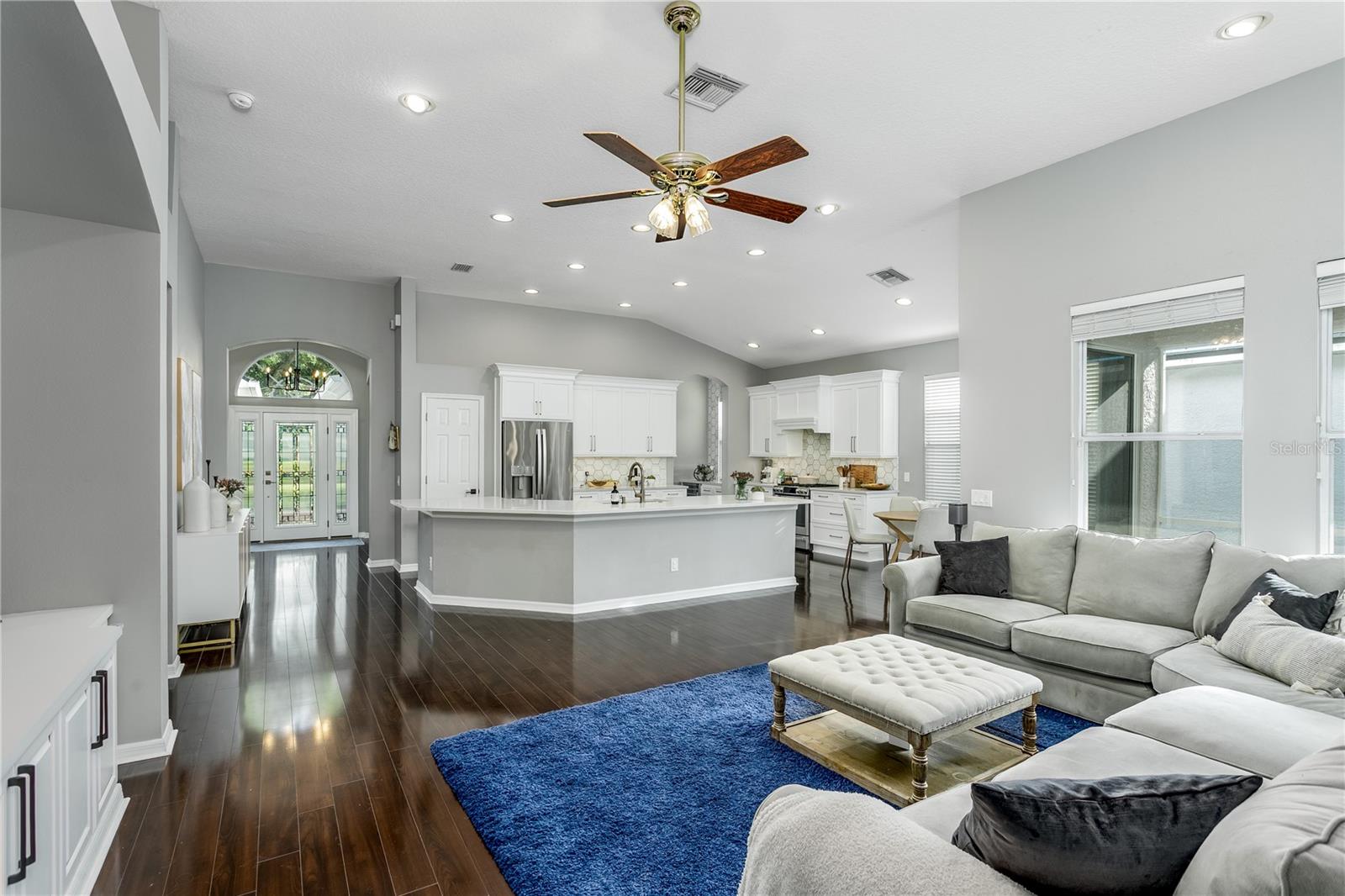 9608 GREENPOINTE DRIVE