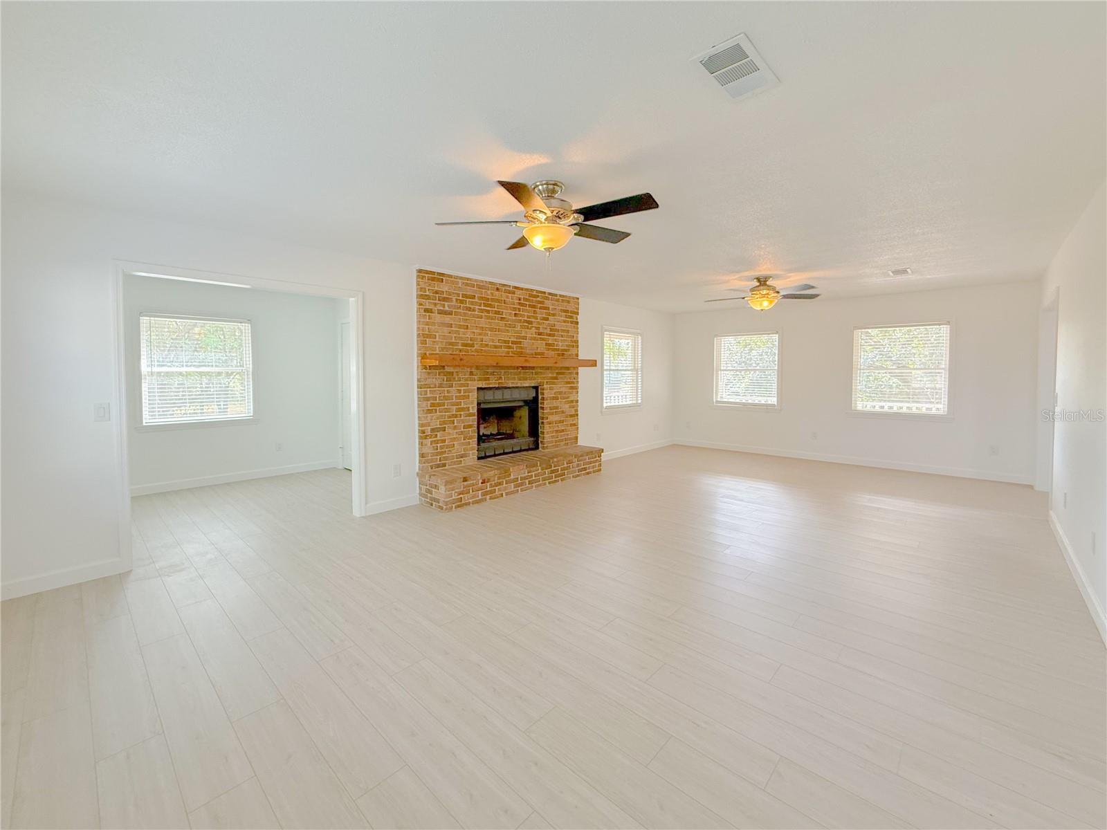 LAKE AVALON GROVES - Residential