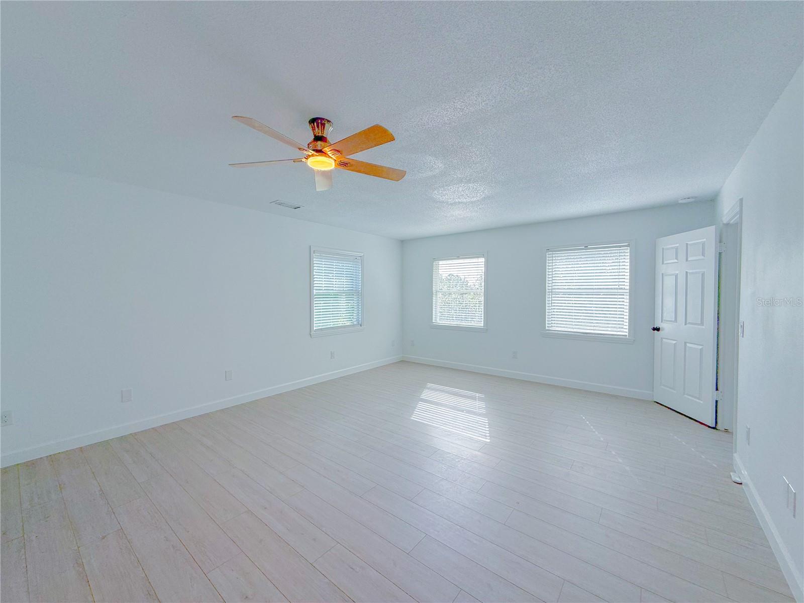 LAKE AVALON GROVES - Residential