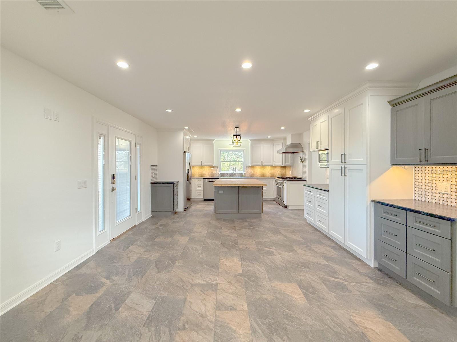 LAKE AVALON GROVES - Residential
