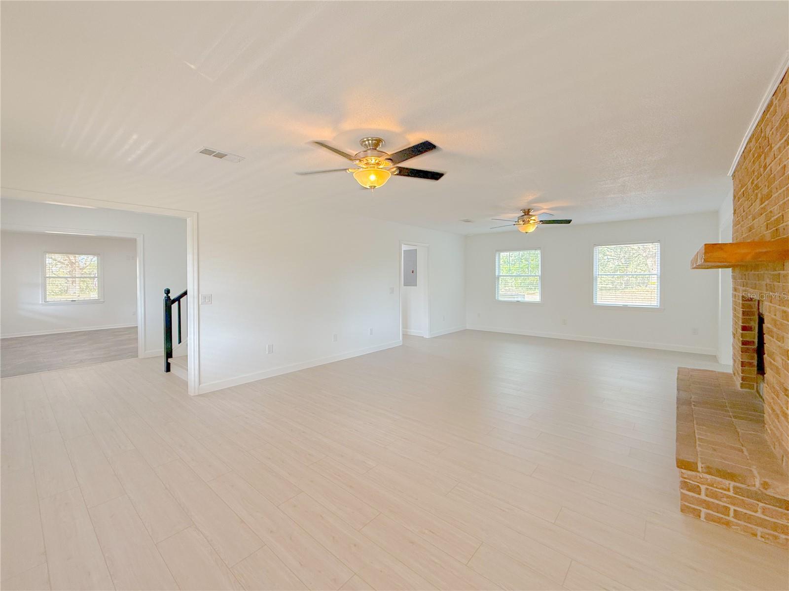 LAKE AVALON GROVES - Residential