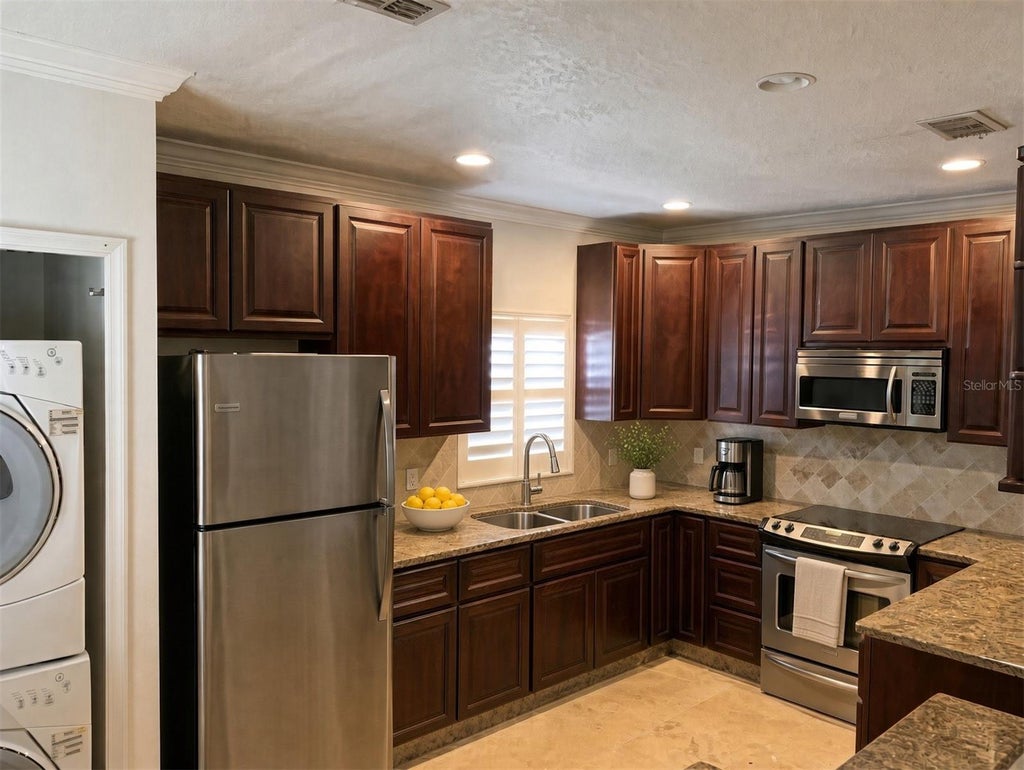 Photo of 1515 E Central Boulevard, Orlando, FL 32801 (MLS # O6446472)
