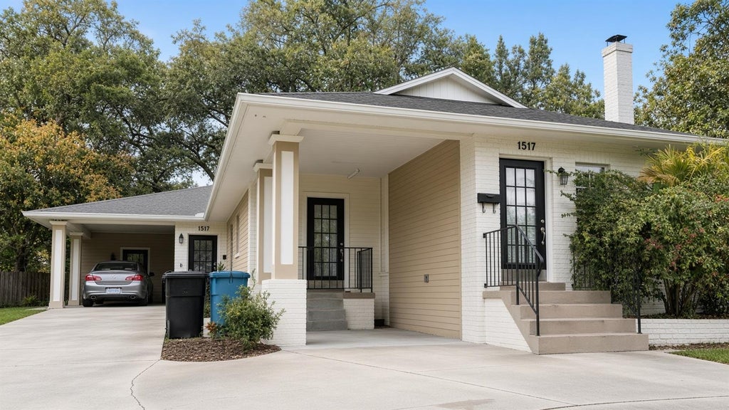 Photo of 1515 E Central Boulevard, Orlando, FL 32801 (MLS # O6446472)