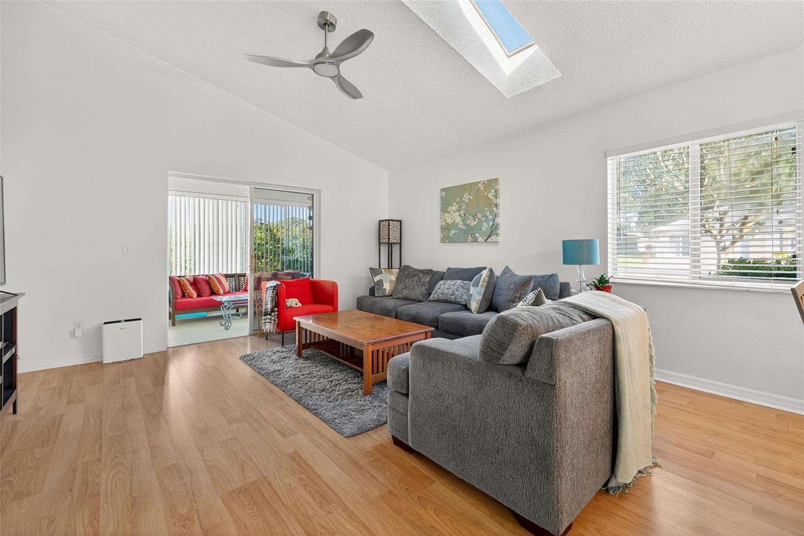 OCALA PALMS UN 01 - Residential Lease