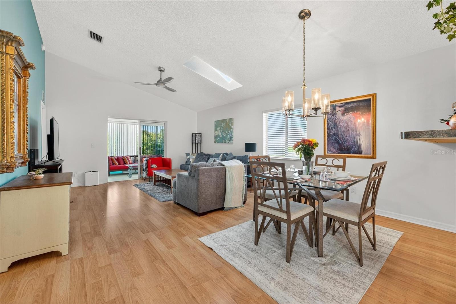 OCALA PALMS UN 01 - Residential Lease