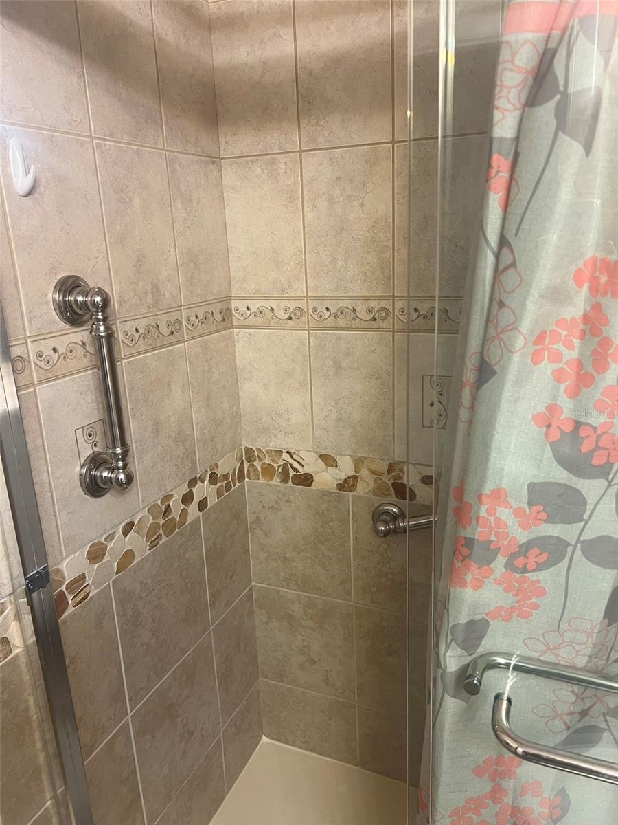 WINSTON GATEWAY ASSOC INC CONDO - Residential