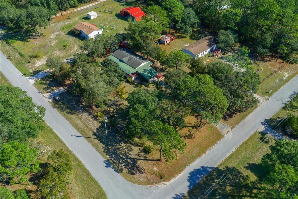 Photo of 16651 SW 42nd Loop, Ocala, FL 34481 (MLS # OM711761)