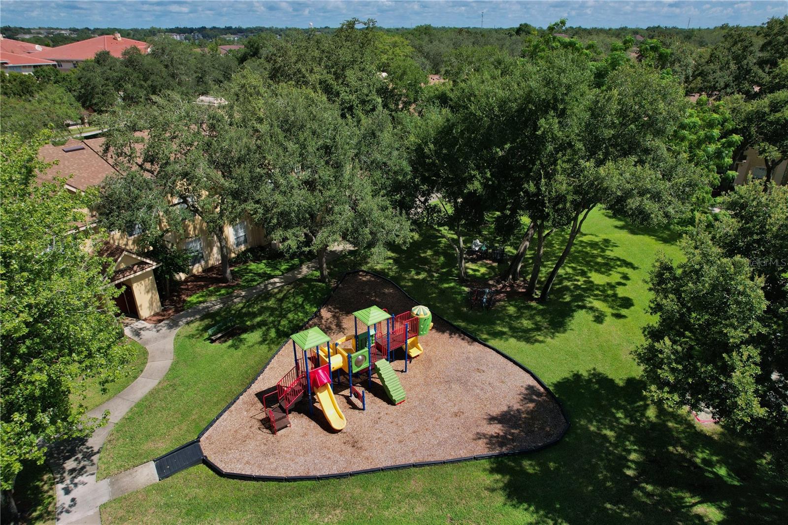 CRESCENT PLACE AT LAKE LOTUS CONDO - Residential