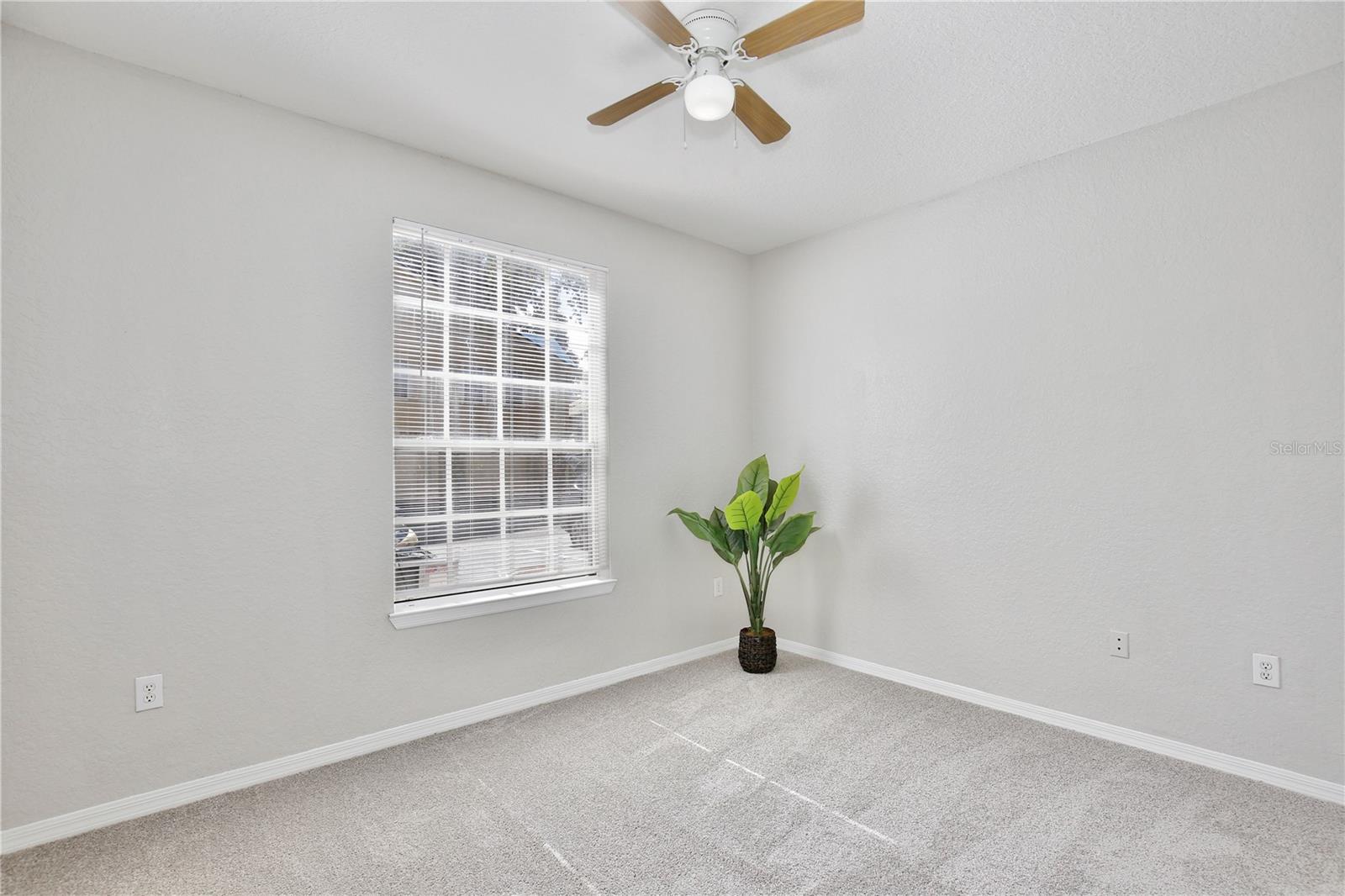 CRESCENT PLACE AT LAKE LOTUS CONDO - Residential