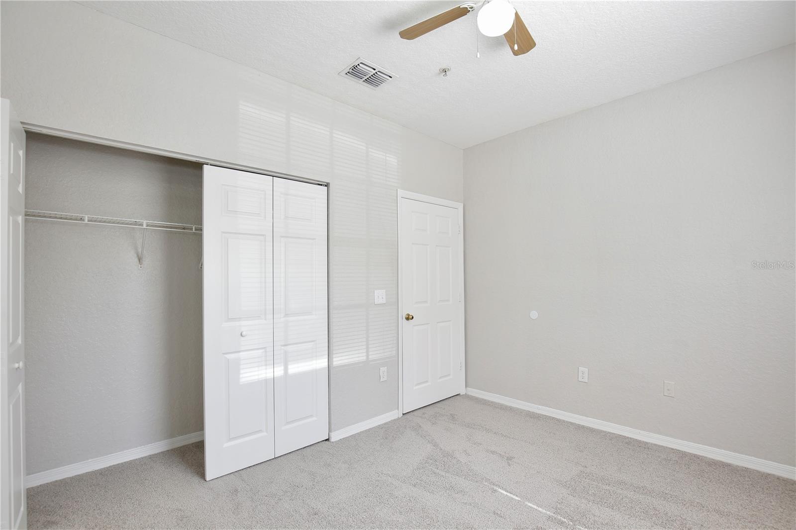 CRESCENT PLACE AT LAKE LOTUS CONDO - Residential