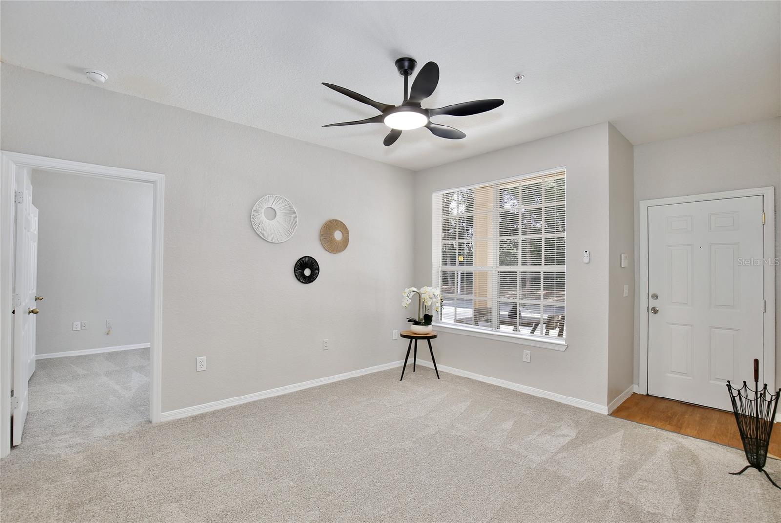 CRESCENT PLACE AT LAKE LOTUS CONDO - Residential