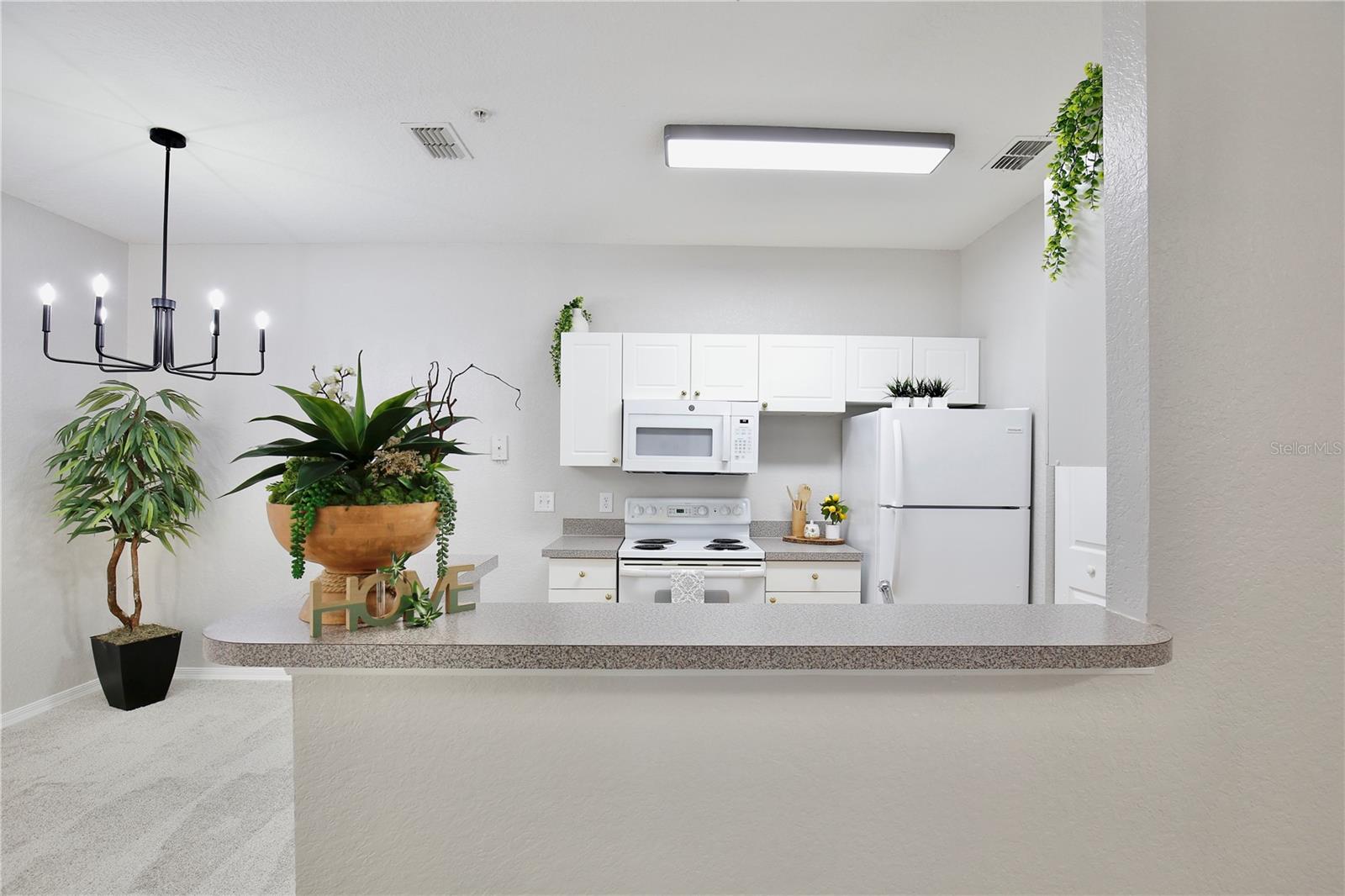 CRESCENT PLACE AT LAKE LOTUS CONDO - Residential