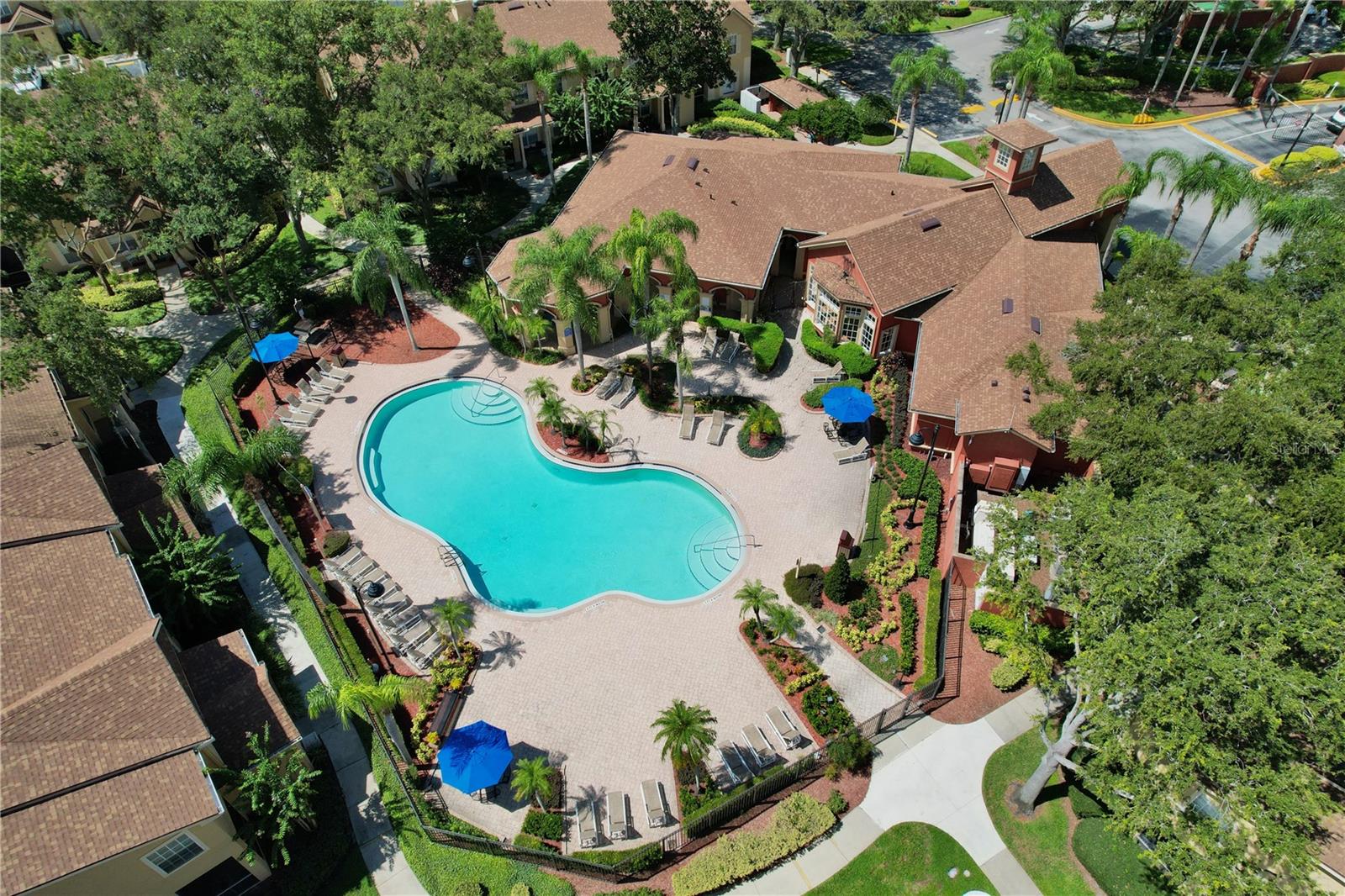 CRESCENT PLACE AT LAKE LOTUS CONDO - Residential