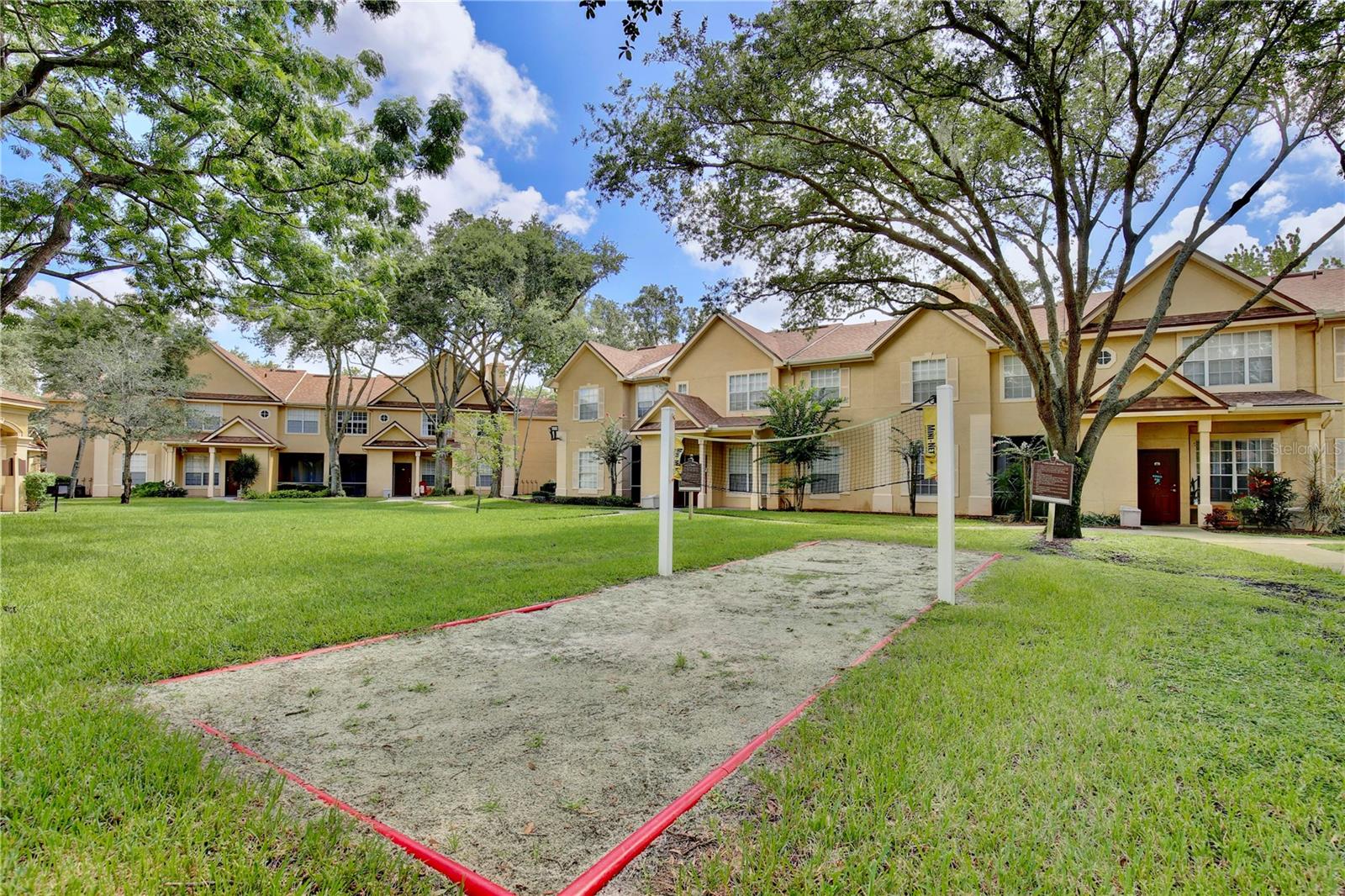 CRESCENT PLACE AT LAKE LOTUS CONDO - Residential