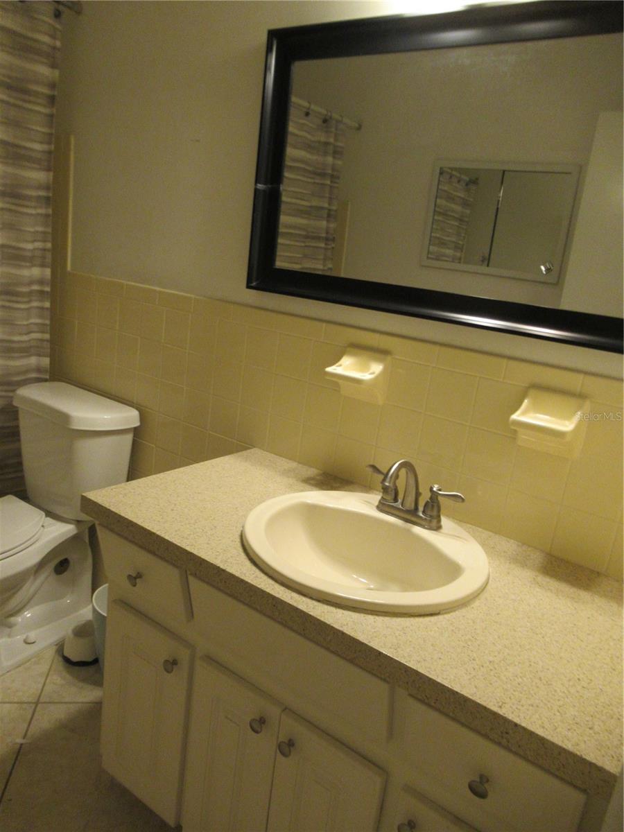 ON TOP OF THE WORLD - Residential Lease