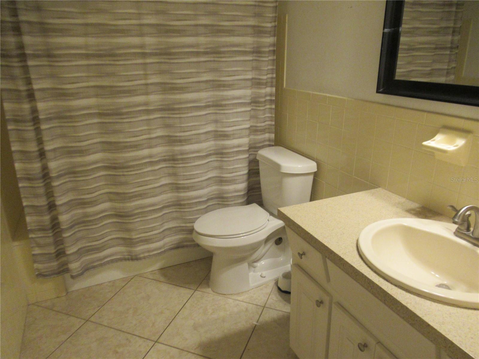 ON TOP OF THE WORLD - Residential Lease