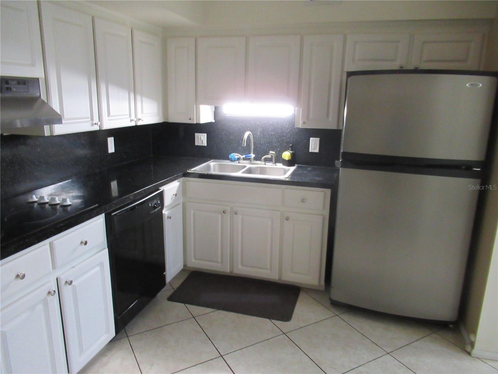 ON TOP OF THE WORLD - Residential Lease