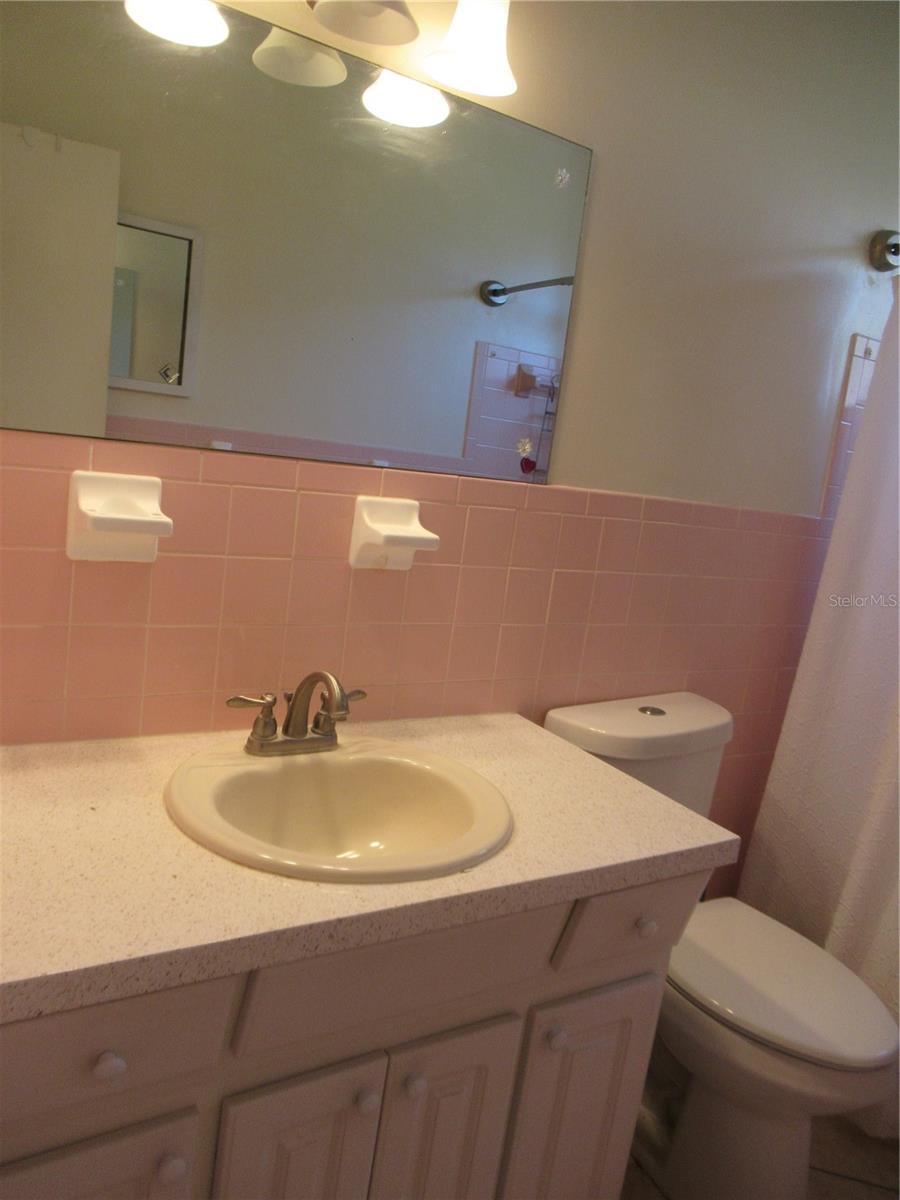 ON TOP OF THE WORLD - Residential Lease