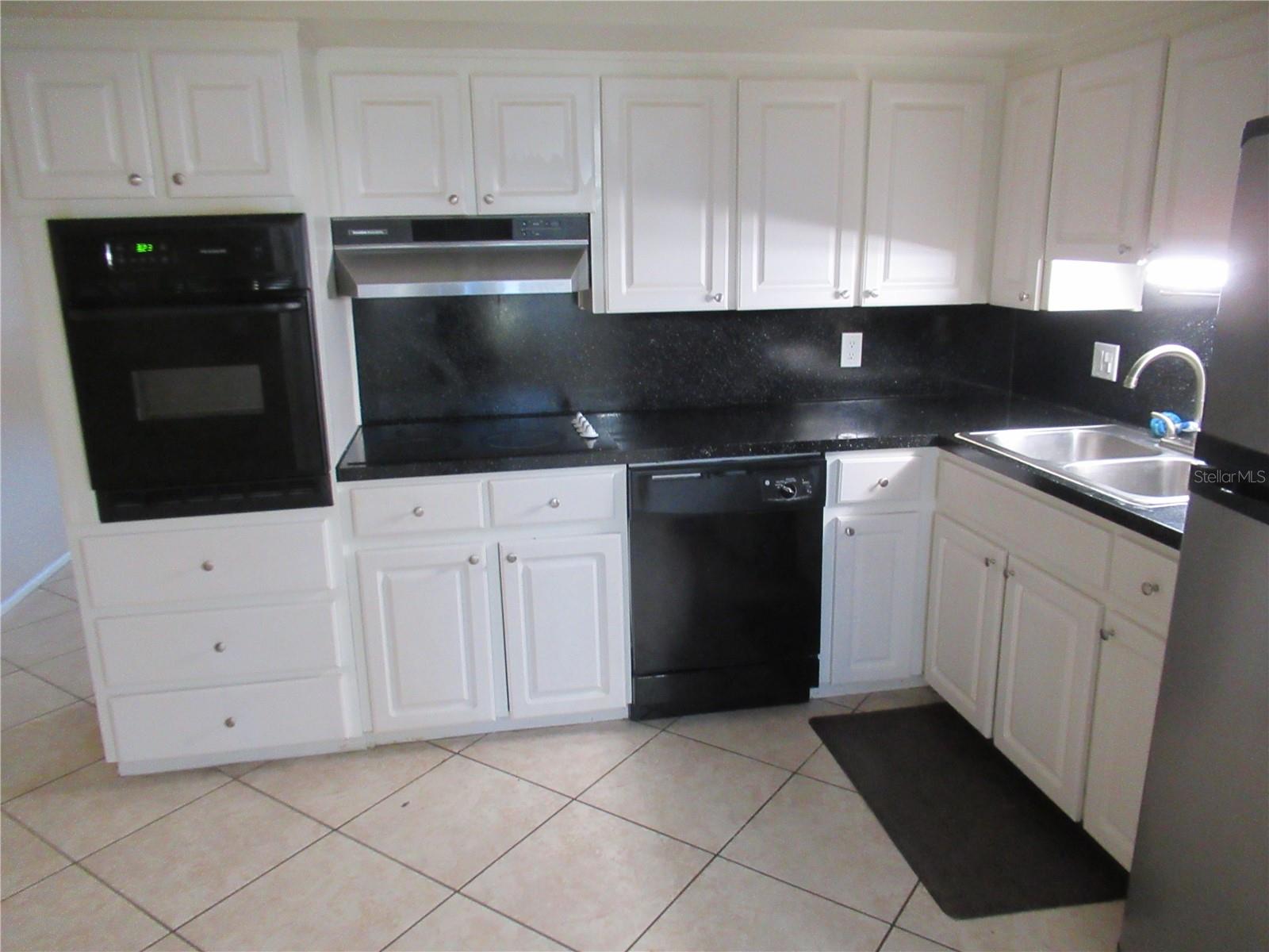 ON TOP OF THE WORLD - Residential Lease