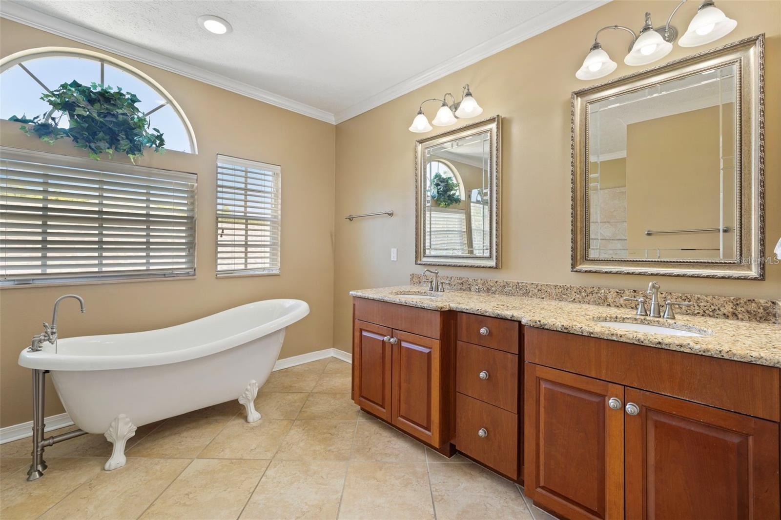 CHEVAL TENNIS VILLG CONDO 4 - Residential