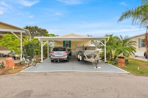 A home in LAKE WALES