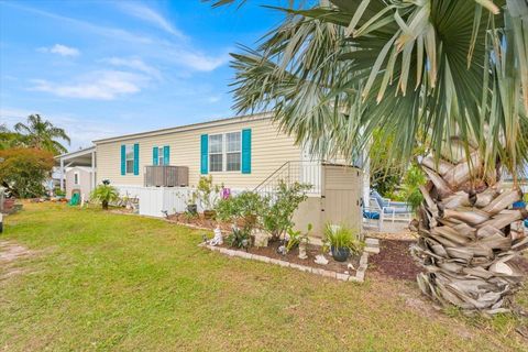 A home in LAKE WALES