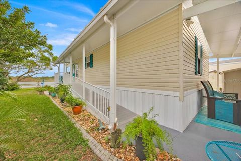 A home in LAKE WALES