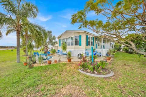 A home in LAKE WALES