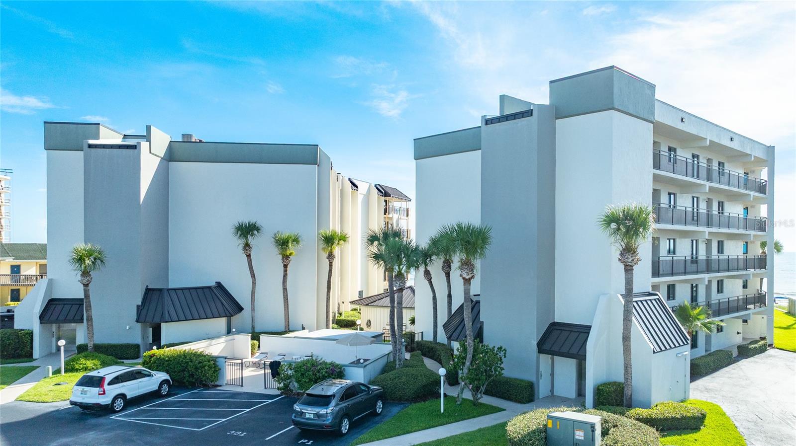 INDIES HOUSE CONDO - Residential