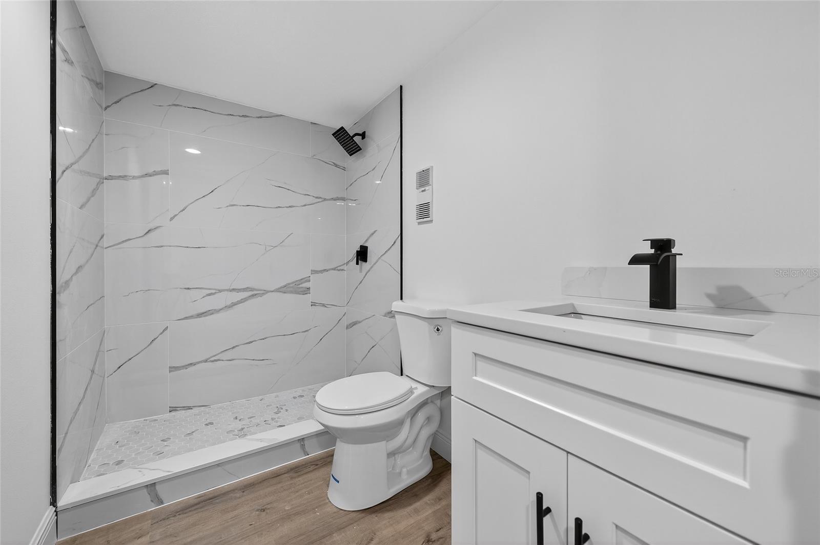 INDIES HOUSE CONDO - Residential