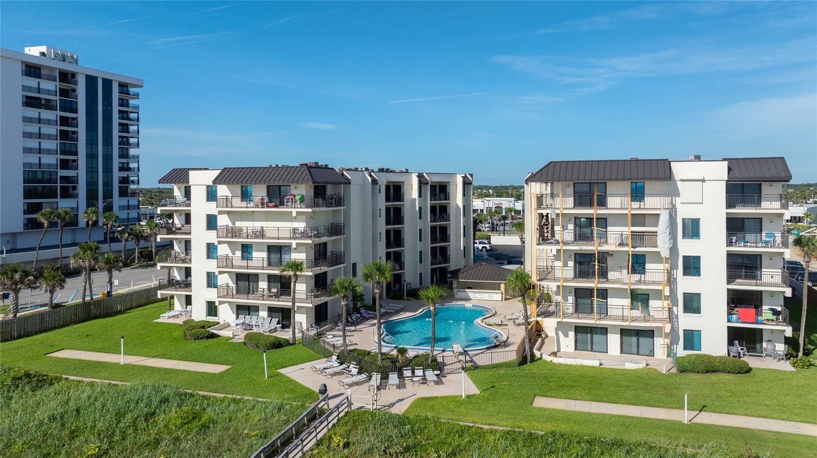 INDIES HOUSE CONDO - Residential