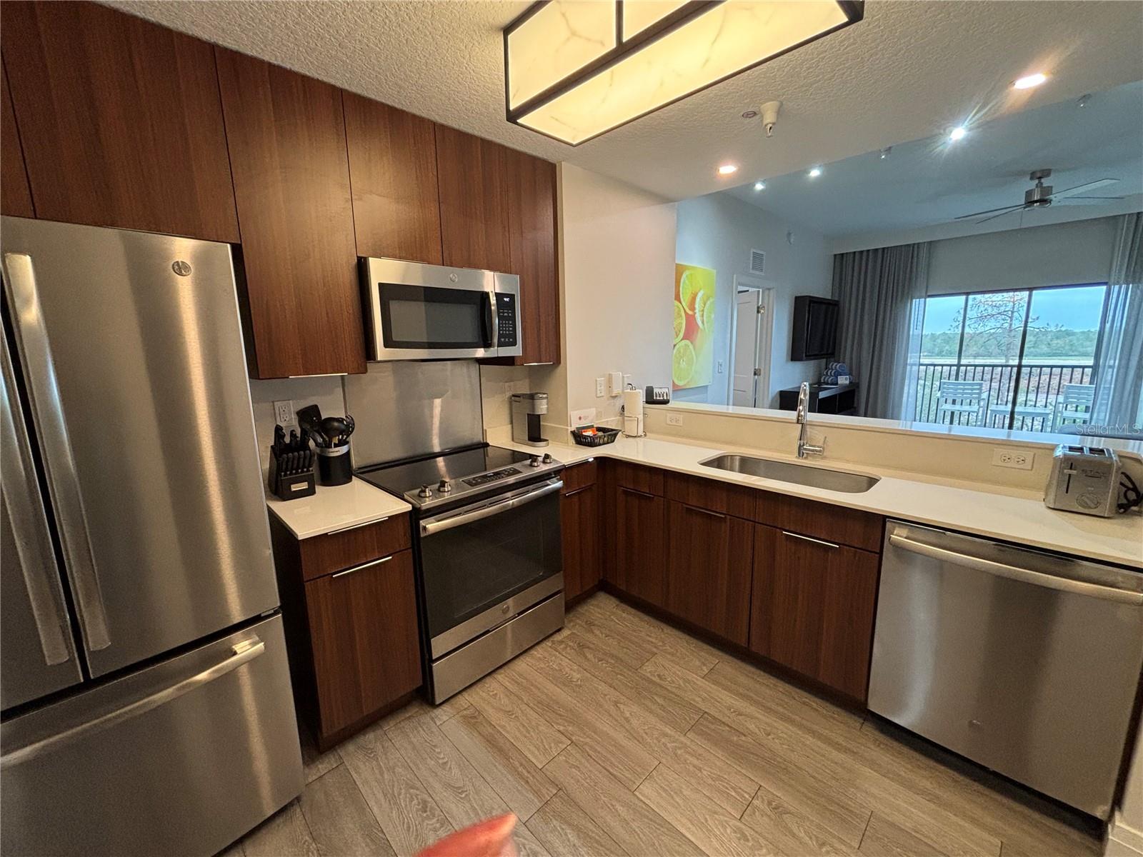 14501 GROVE RESORT AVENUE 2532