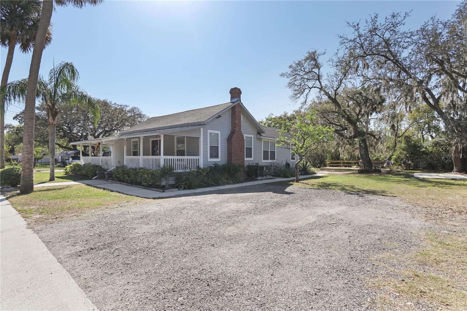 CUSTERS ADD TO LAKE MARY - Residential