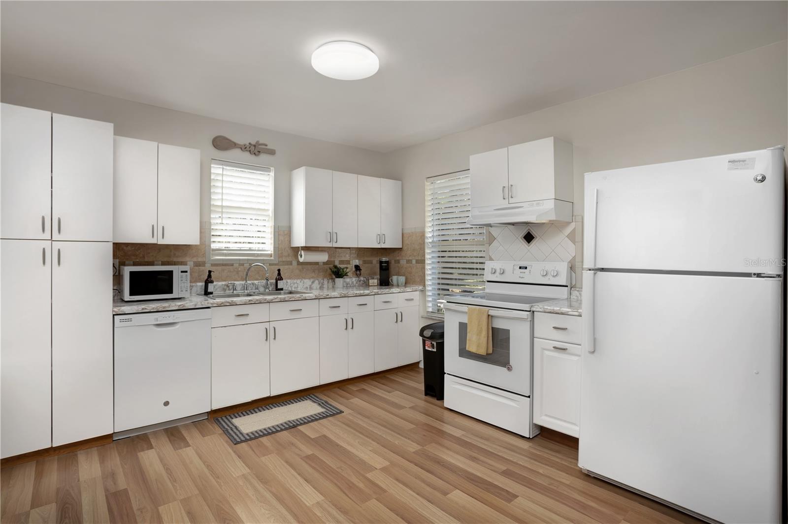 CUSTERS ADD TO LAKE MARY - Residential