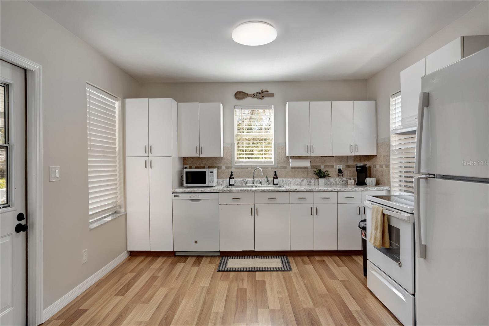 CUSTERS ADD TO LAKE MARY - Residential