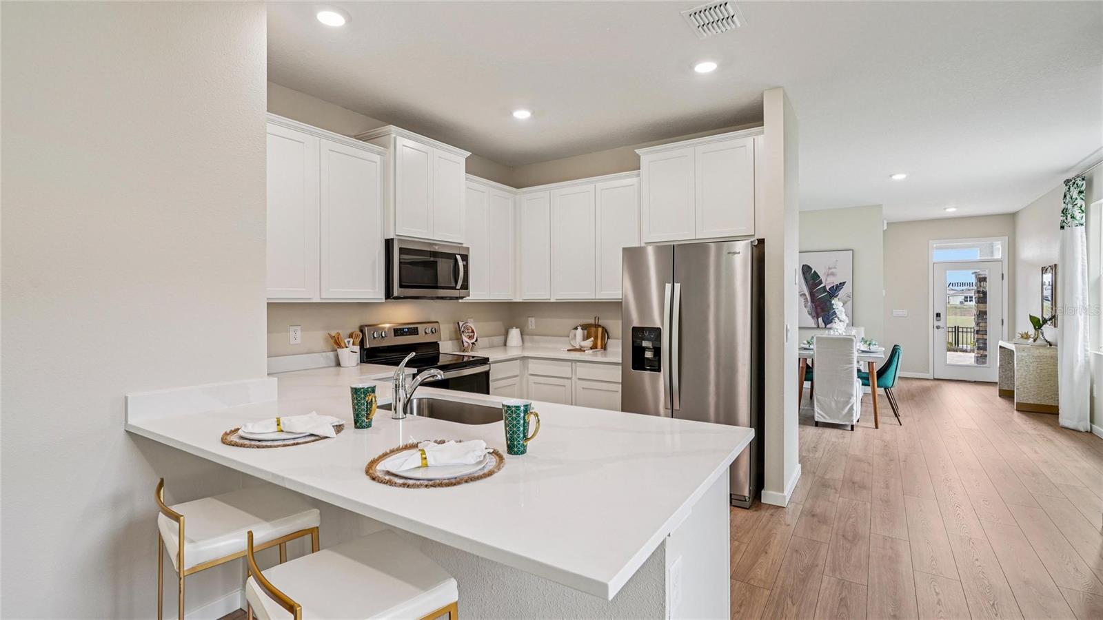 TWISTED OAKS - Residential