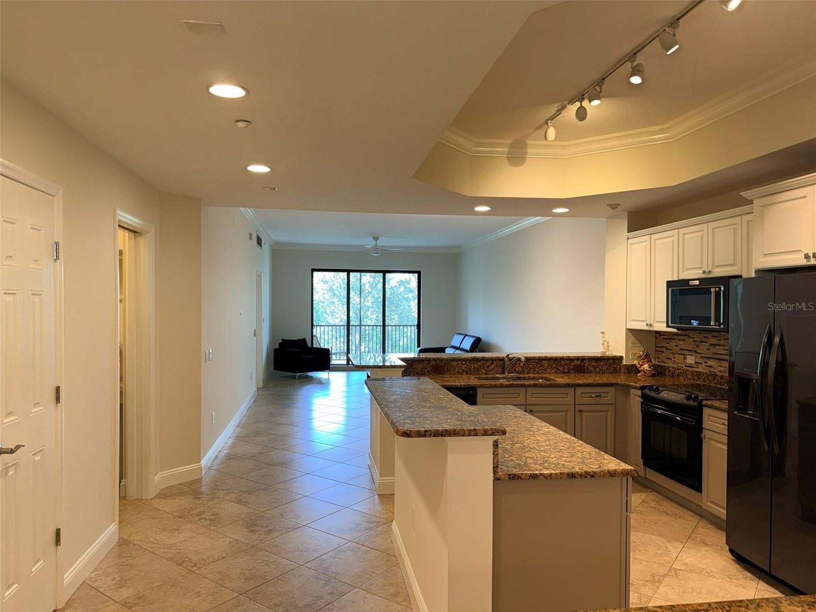 7702 LAKE VISTA COURT 303, LAKEWOOD RANCH, FL, 34202 4 7702 LAKE VISTA COURT 303