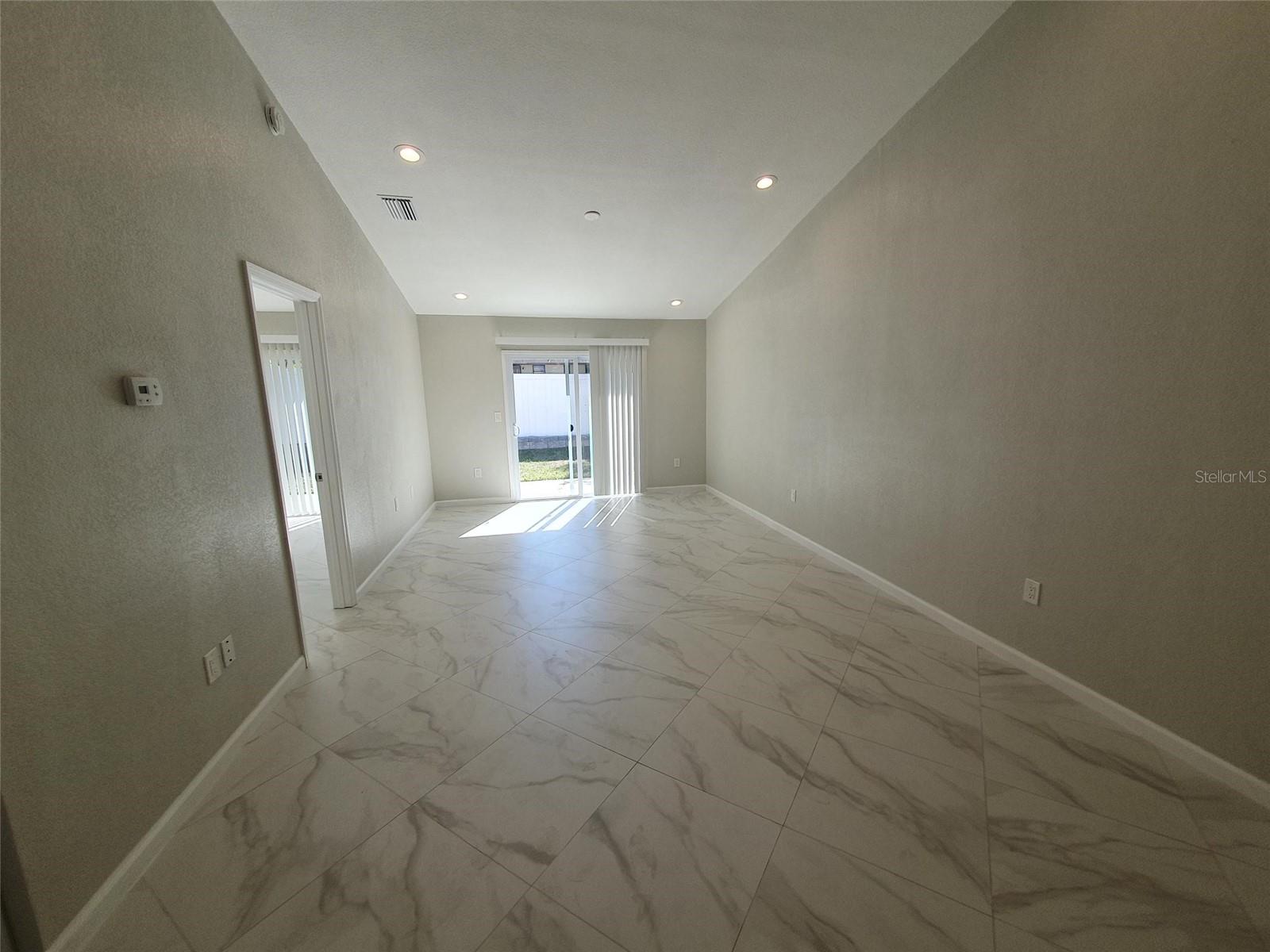 HIDDEN LAKE VILLAS - Residential Lease