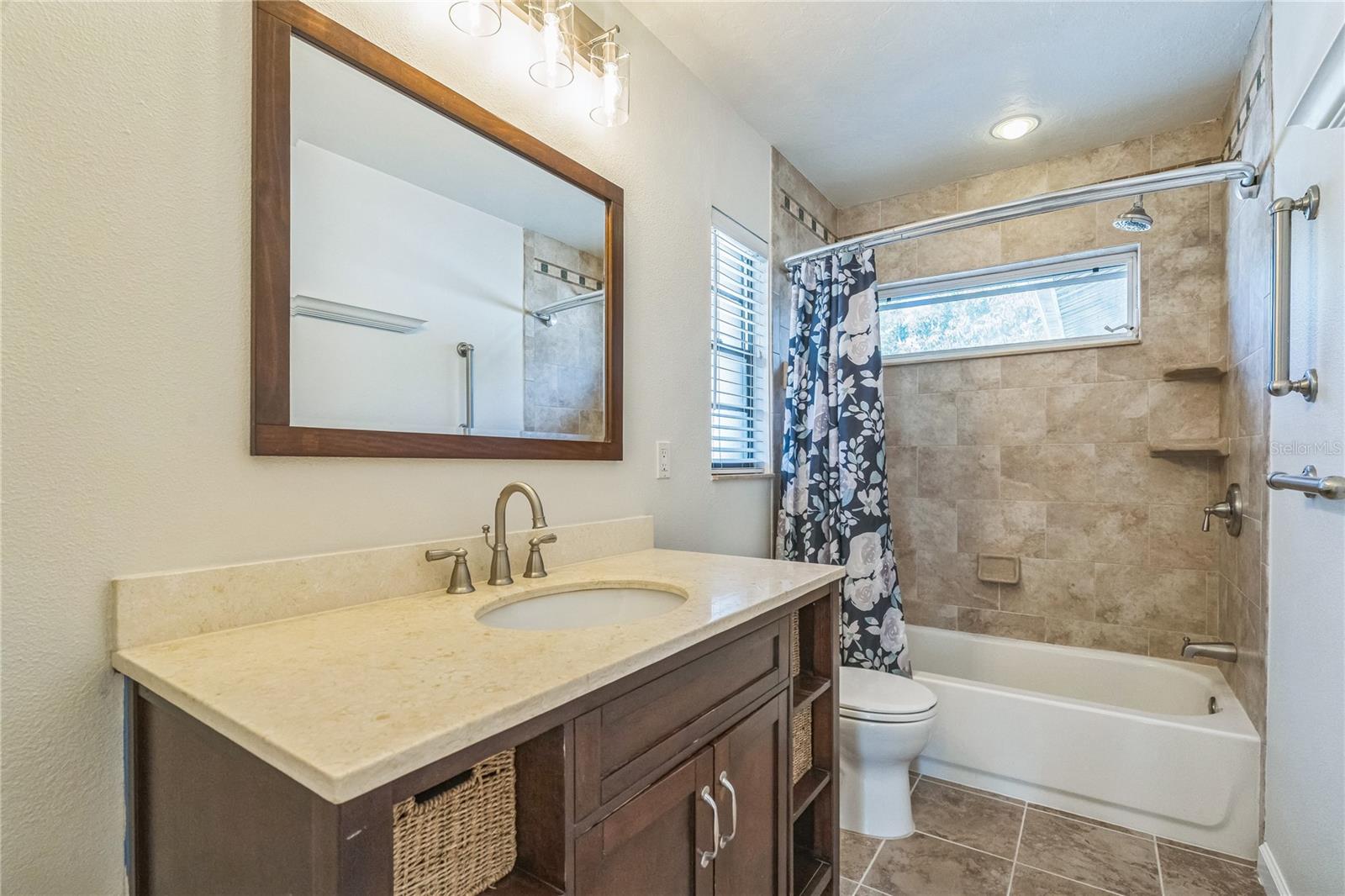 PALMA SOLA BAY ESTATES - Residential