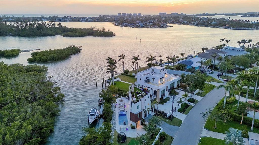 Photo of 1406 Tangier Way, Sarasota, FL 34239 (MLS # A4667391)