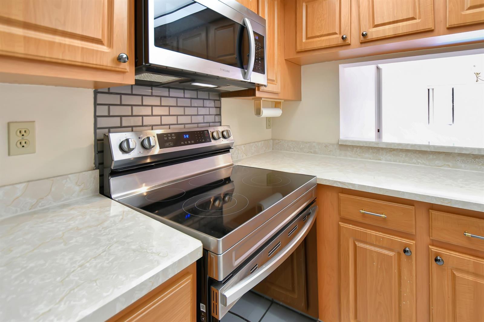 2593 COUNTRYSIDE BOULEVARD 7305