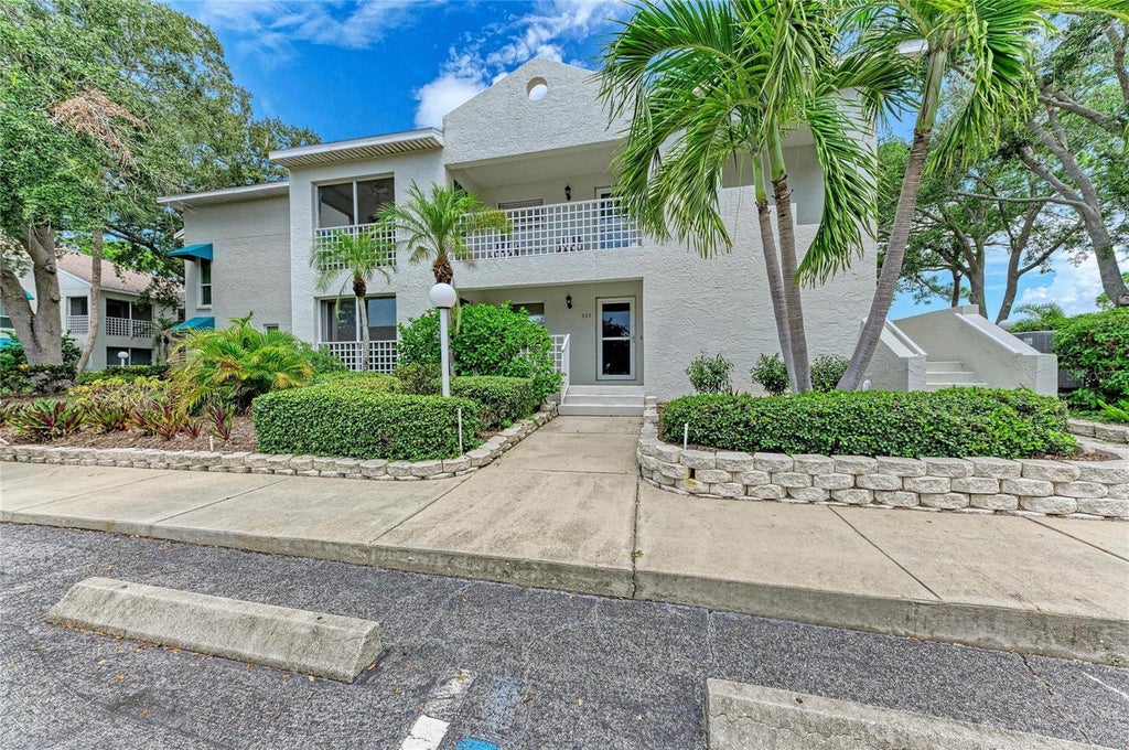 Photo of 309 108th Street W #309, Bradenton, FL 34209 (MLS # A4703775)