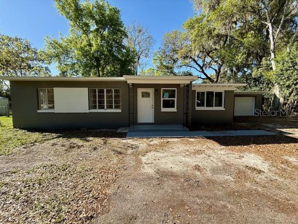 Photo of 18 Croom Road, Brooksville, FL 34601 (MLS # W7884007)