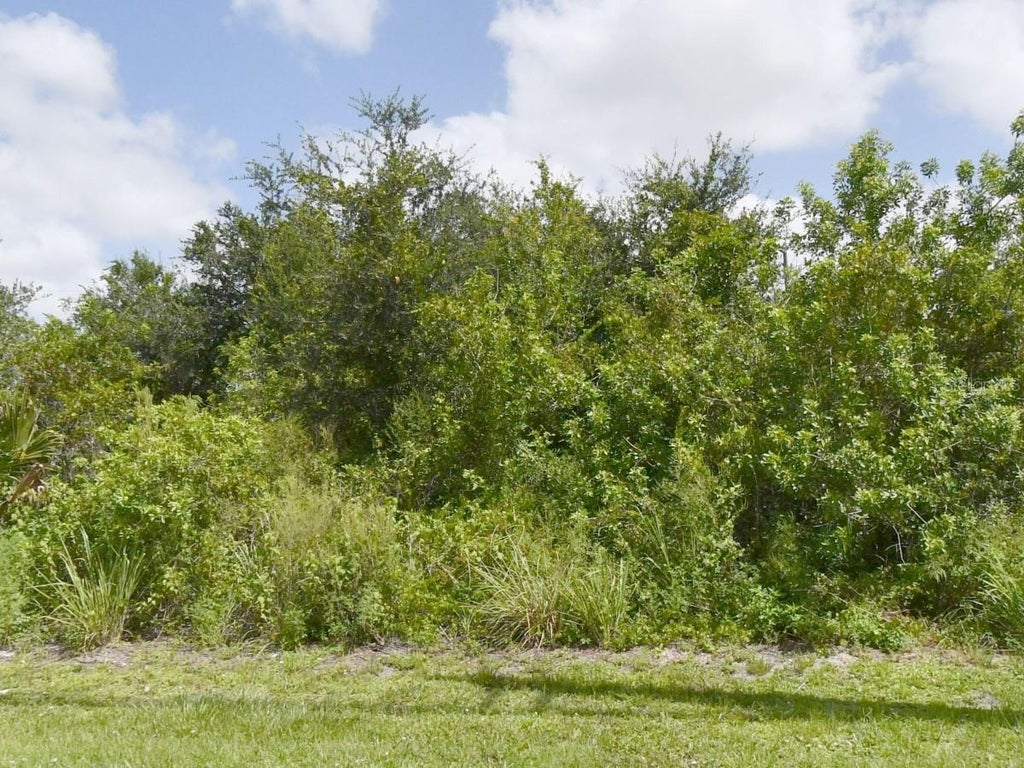 Photo of 315 SW Becker Road, Port Saint Lucie, FL 34953 (MLS # OM734634)