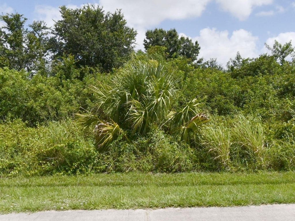 Photo of 315 SW Becker Road, Port Saint Lucie, FL 34953 (MLS # OM734634)